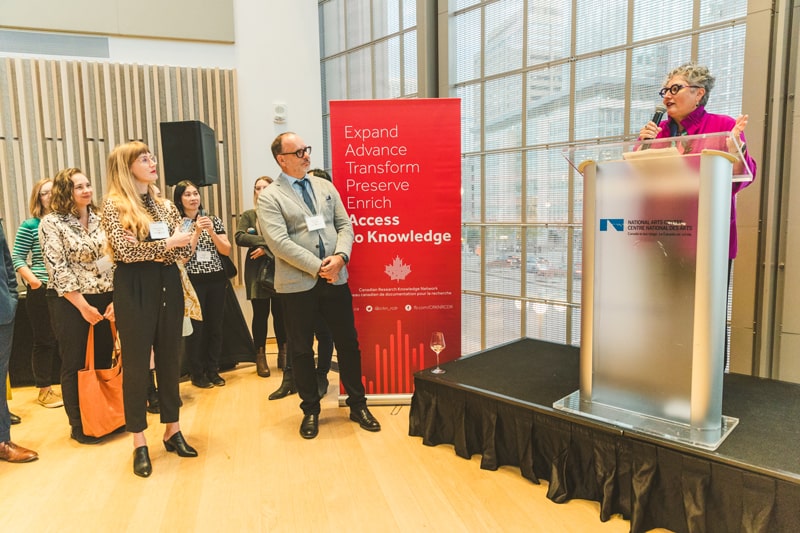 Clare Appavoo (Executive Director, CRKN) speaking at the 25th Anniversary / Clare Appavoo (Directrice générale, RCDR) prononce un discours à l'occasion du 25e anniversaire.